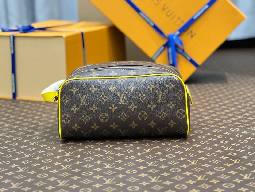 Louis Vuitton M46764 DOPP KIT toiletry bag