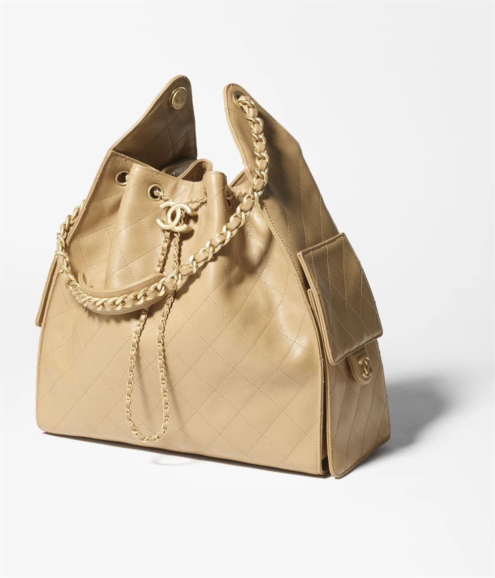 CHANEL 25 Medium Handbag