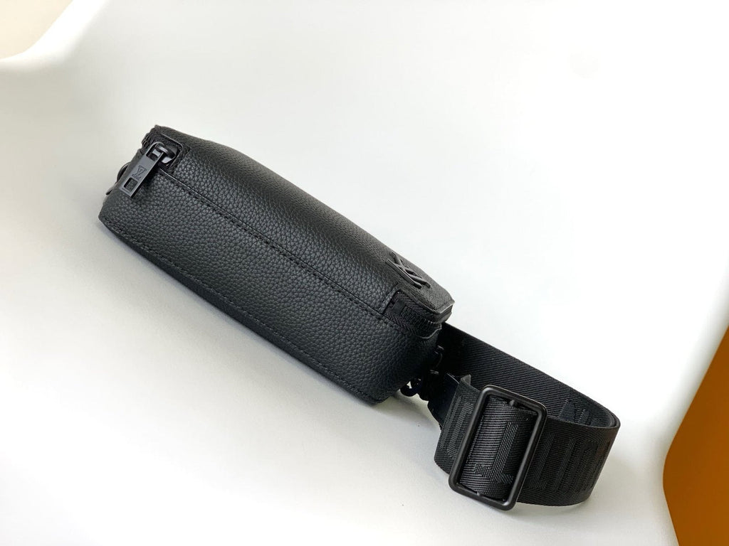 Louis Vuitton M59161 Alpha Wearable Wallet