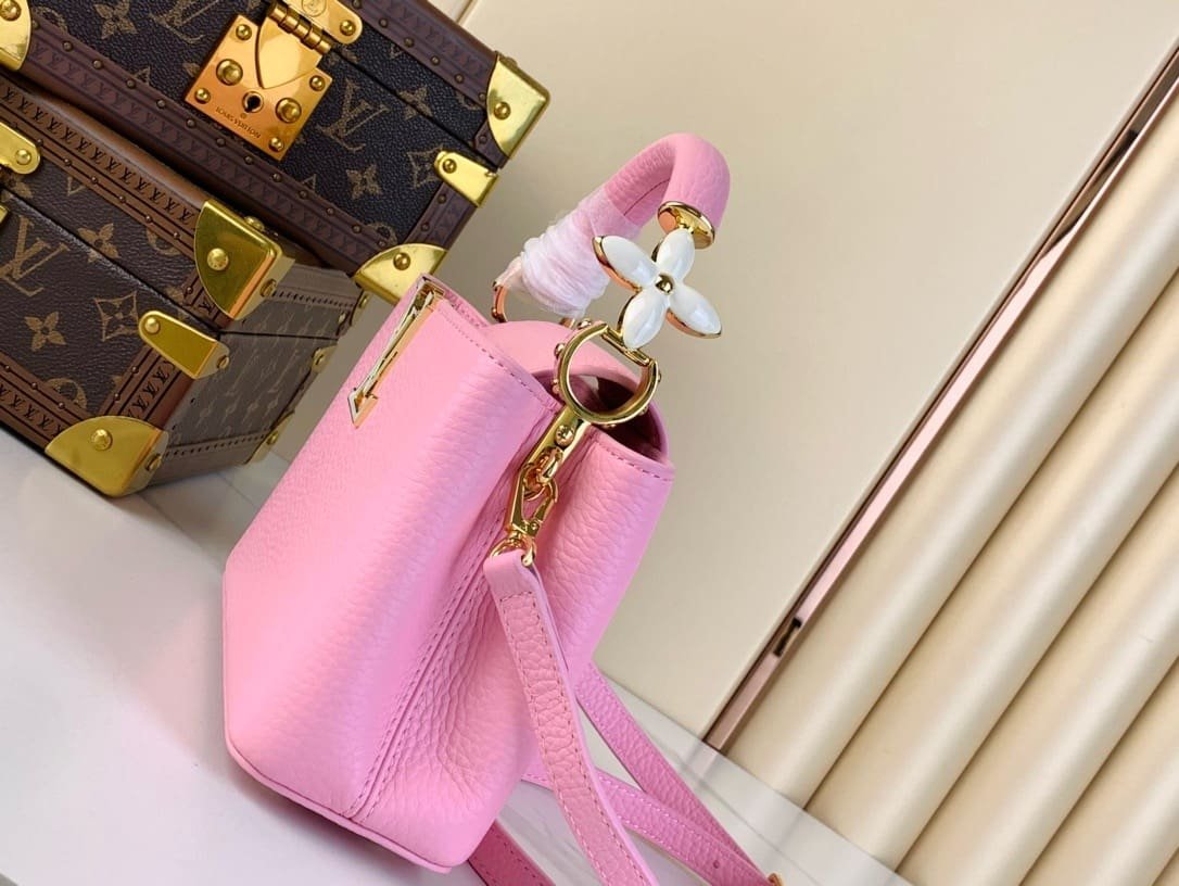 Louis Vuitton M24989 Capucines Mini