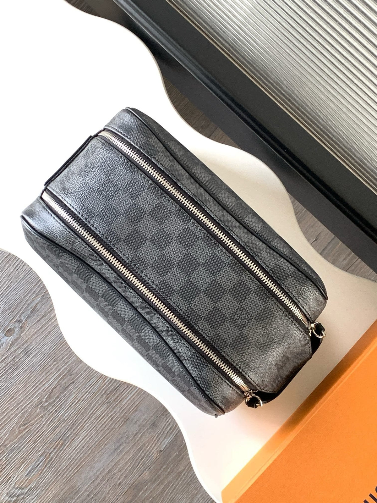 Louis Vuitton N40127 DOPP toiletry bag