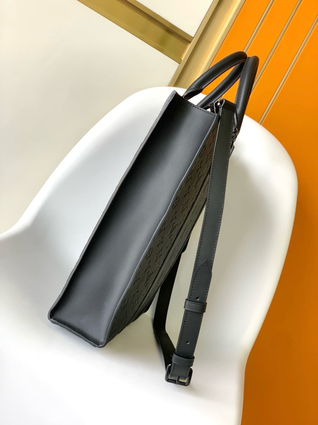 Louis Vuitton M21866 Sac Plat NV