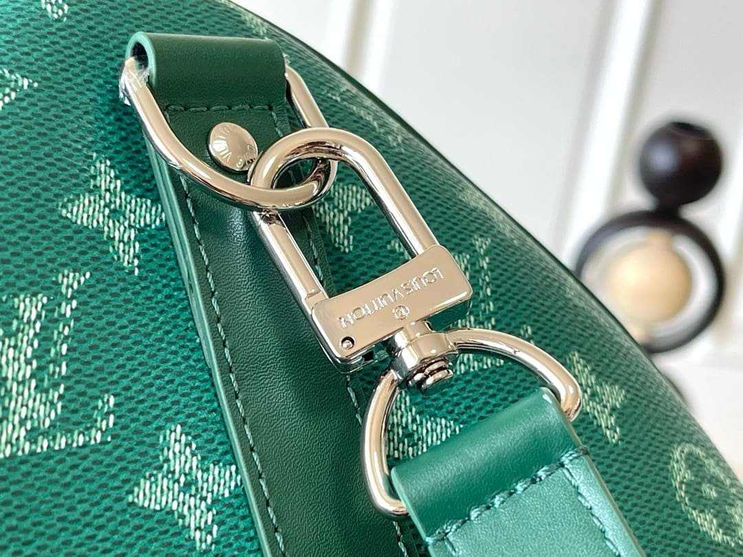 Louis Vuitton M12687 Keepall Bandoulière 50