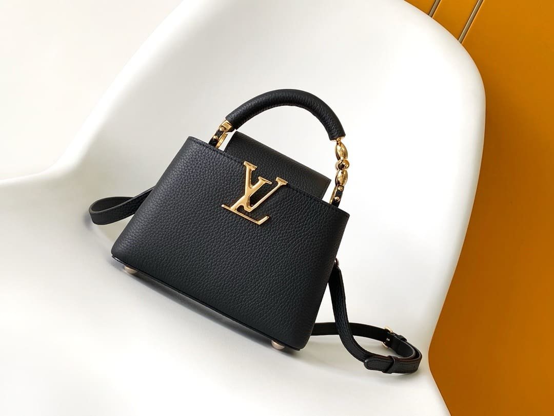 Louis Vuitton M23943 Capucines Mini