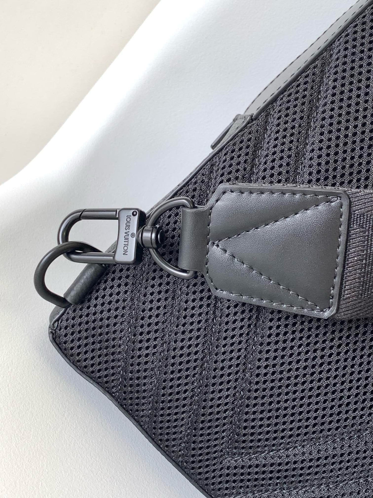 Louis Vuitton M23736 Pilot Slingbag