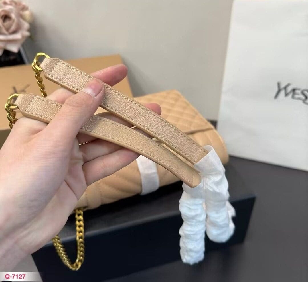 Saint Laurent ENVELOPE MEDIUM IN QUILTED GRAIN DE POUDRE EMBOSSED LEATHER