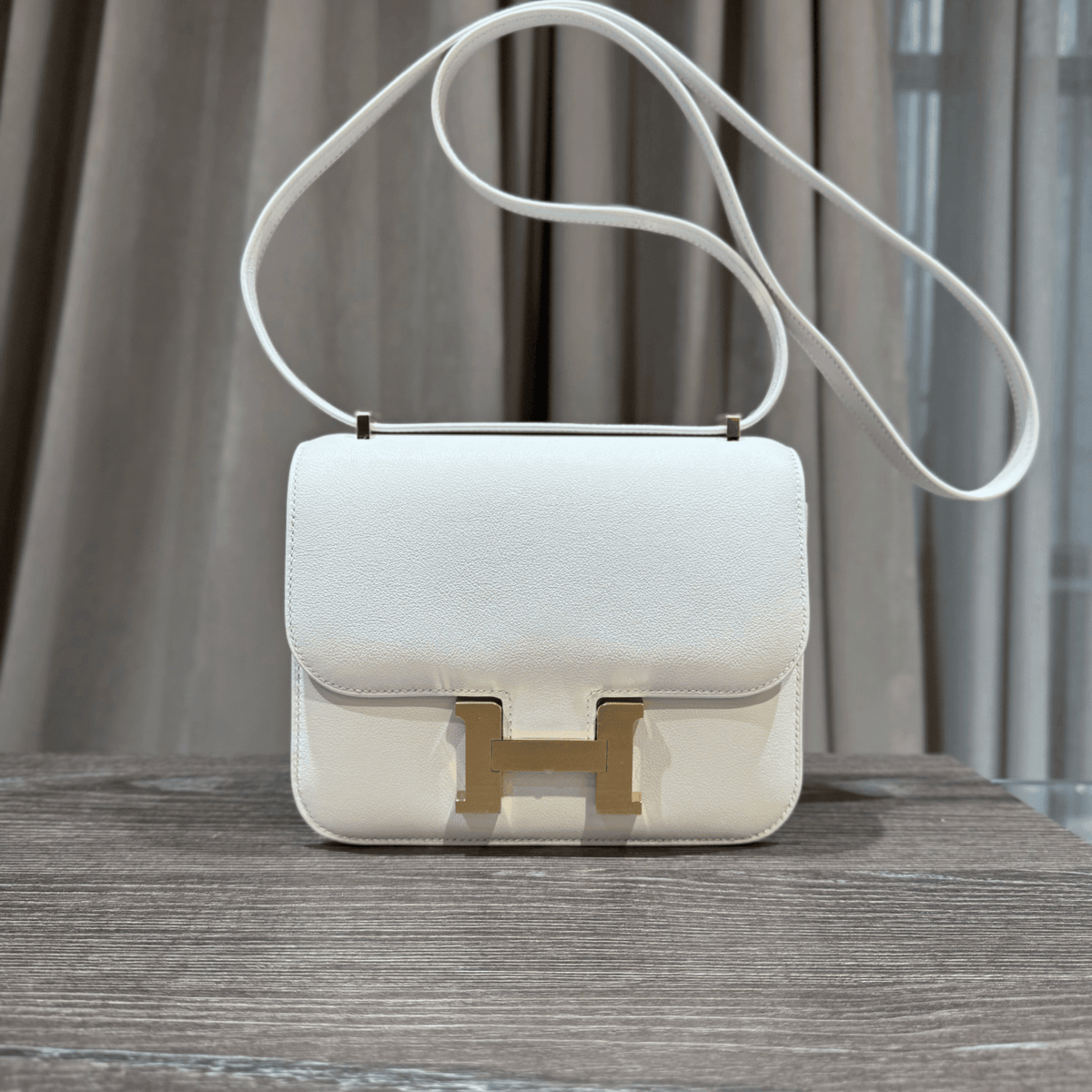 Hermès Constance III 18 Mini Miroir Veau Swift Gold Hardware