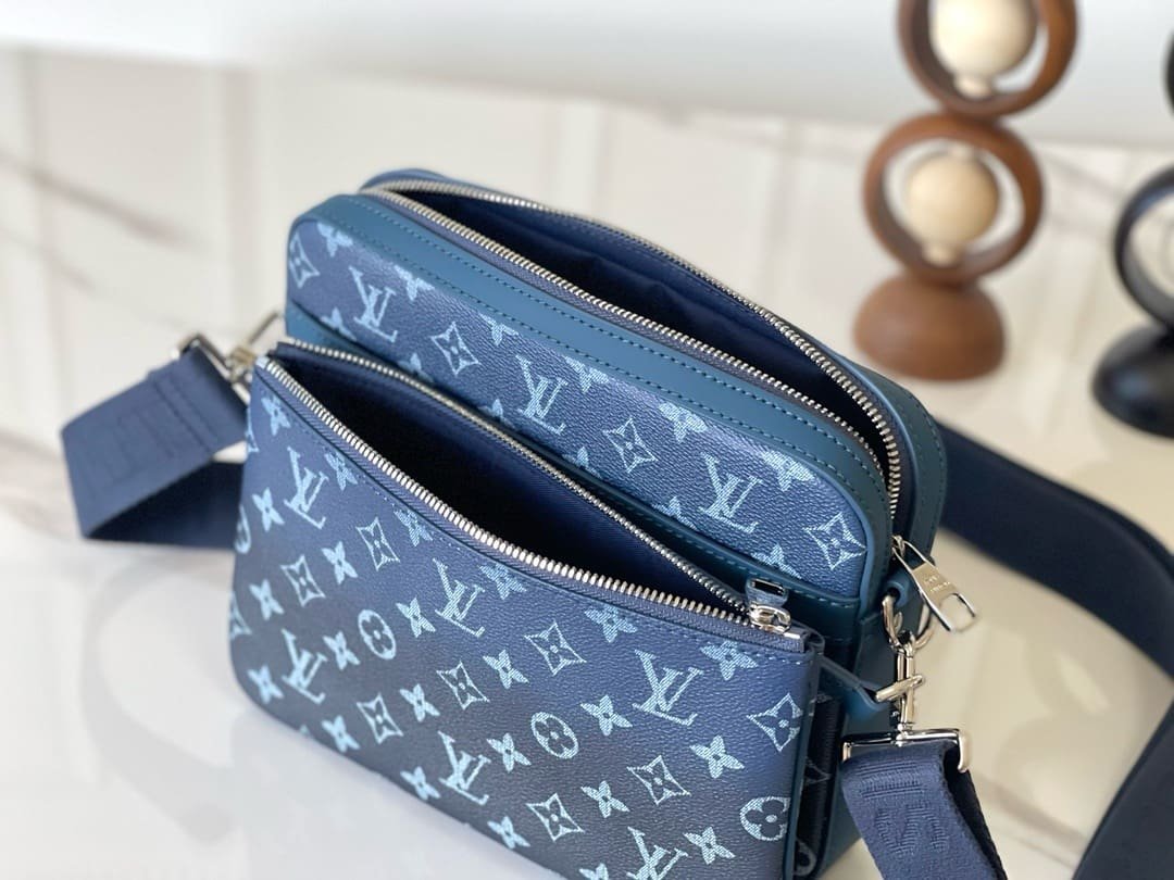Louis Vuitton M11592 Trio Messenger