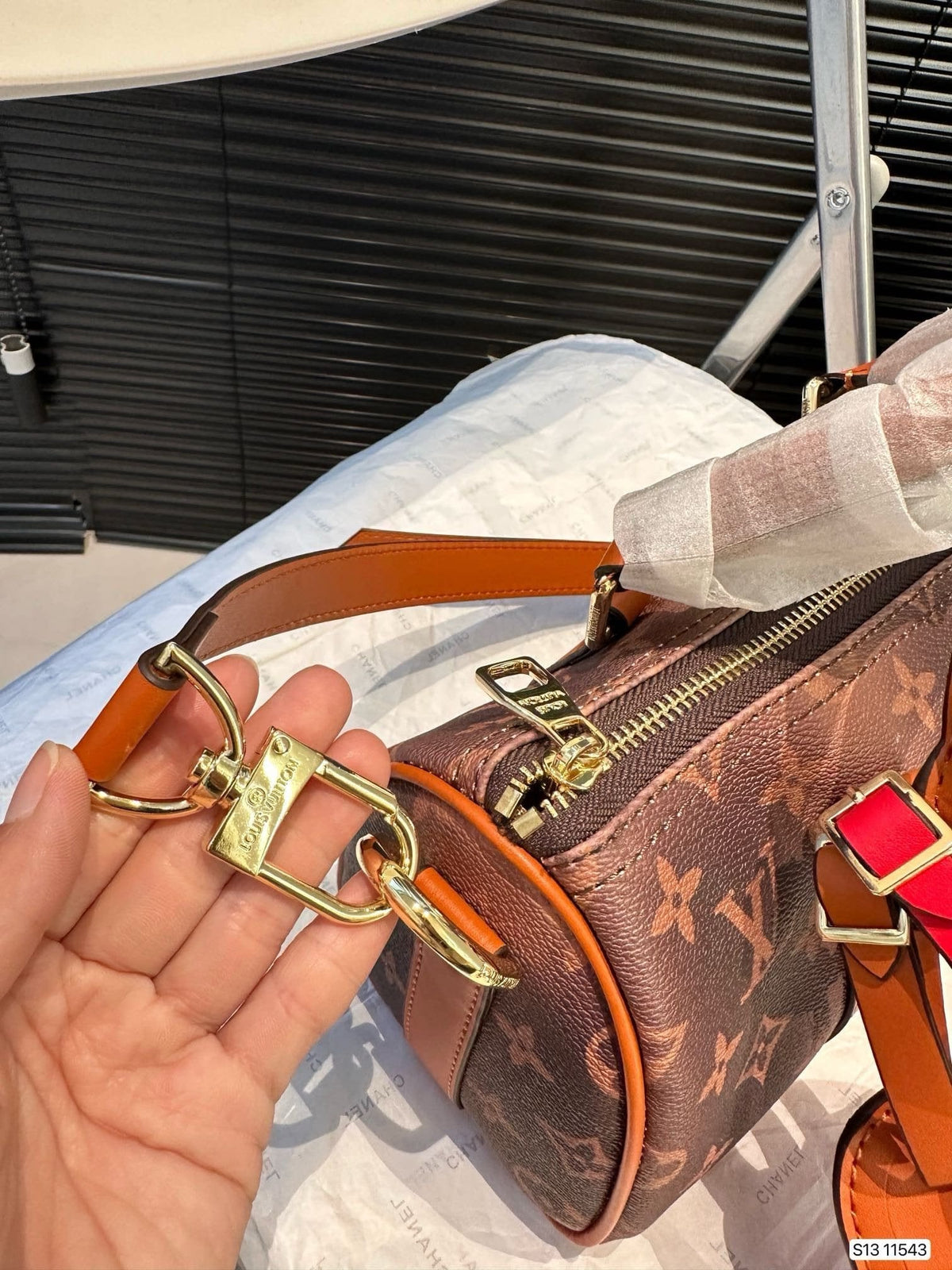 Louis Vuitton M11542 Keepall Bandoulière 25