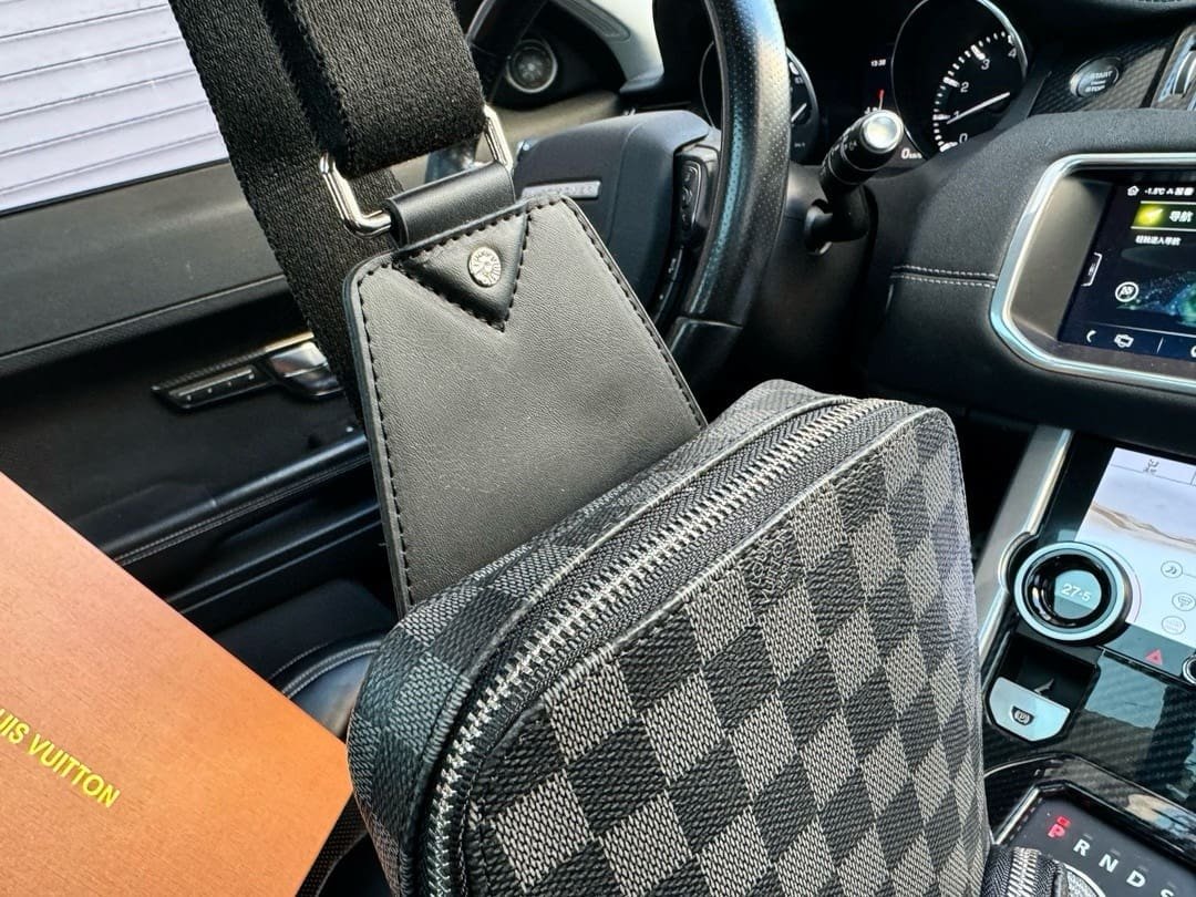 Louis Vuitton Avenue Slingbag N41719