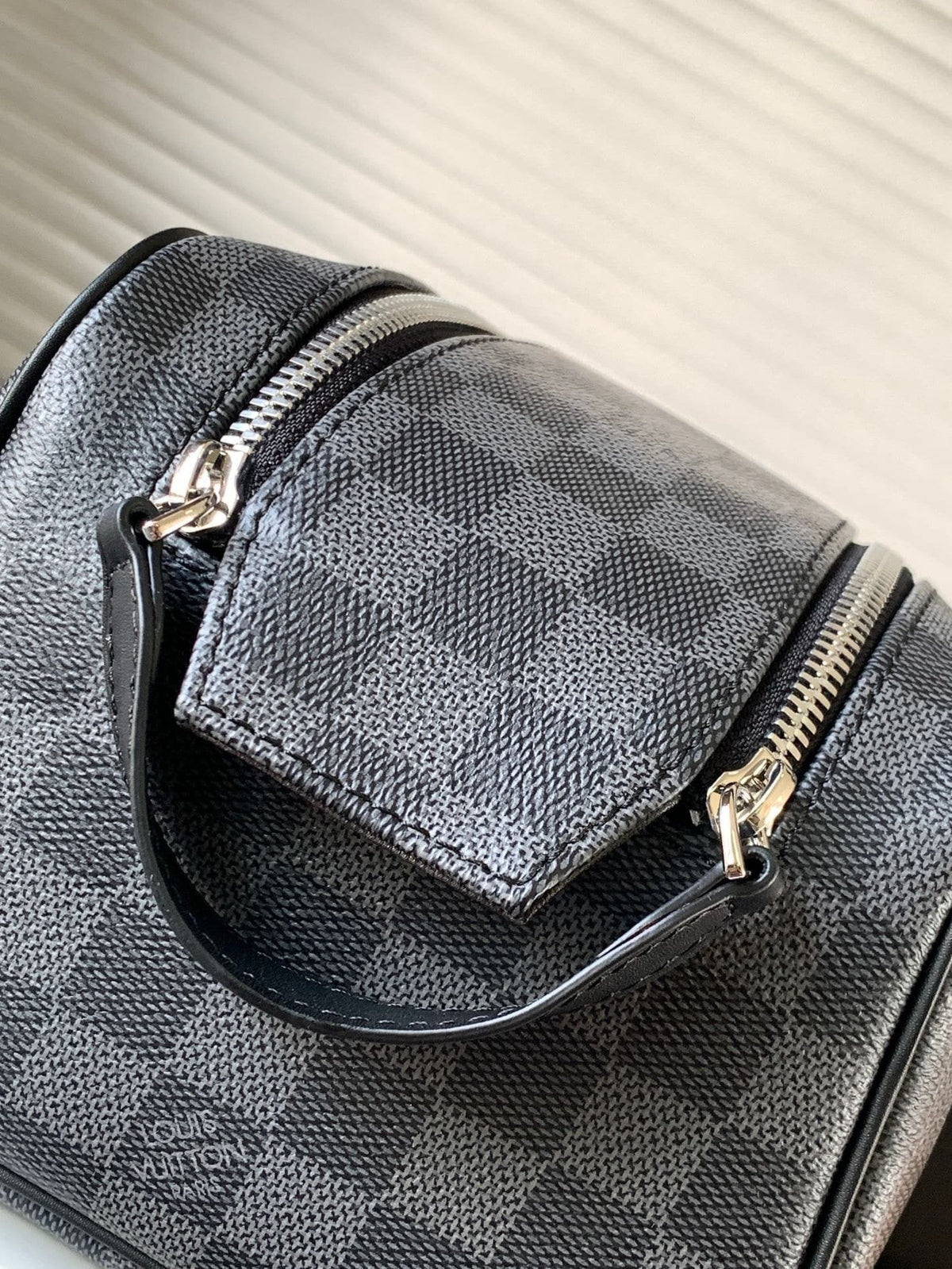 Louis Vuitton N40127 DOPP toiletry bag