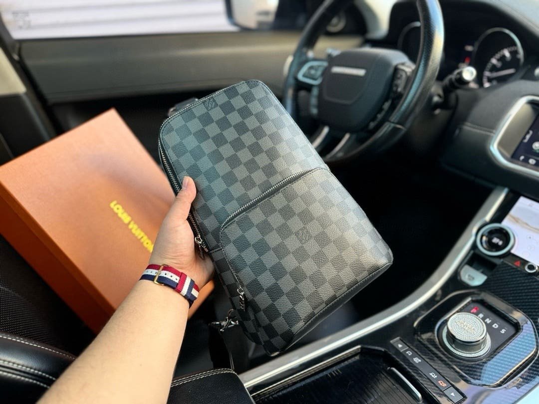 Louis Vuitton Avenue Slingbag N41719