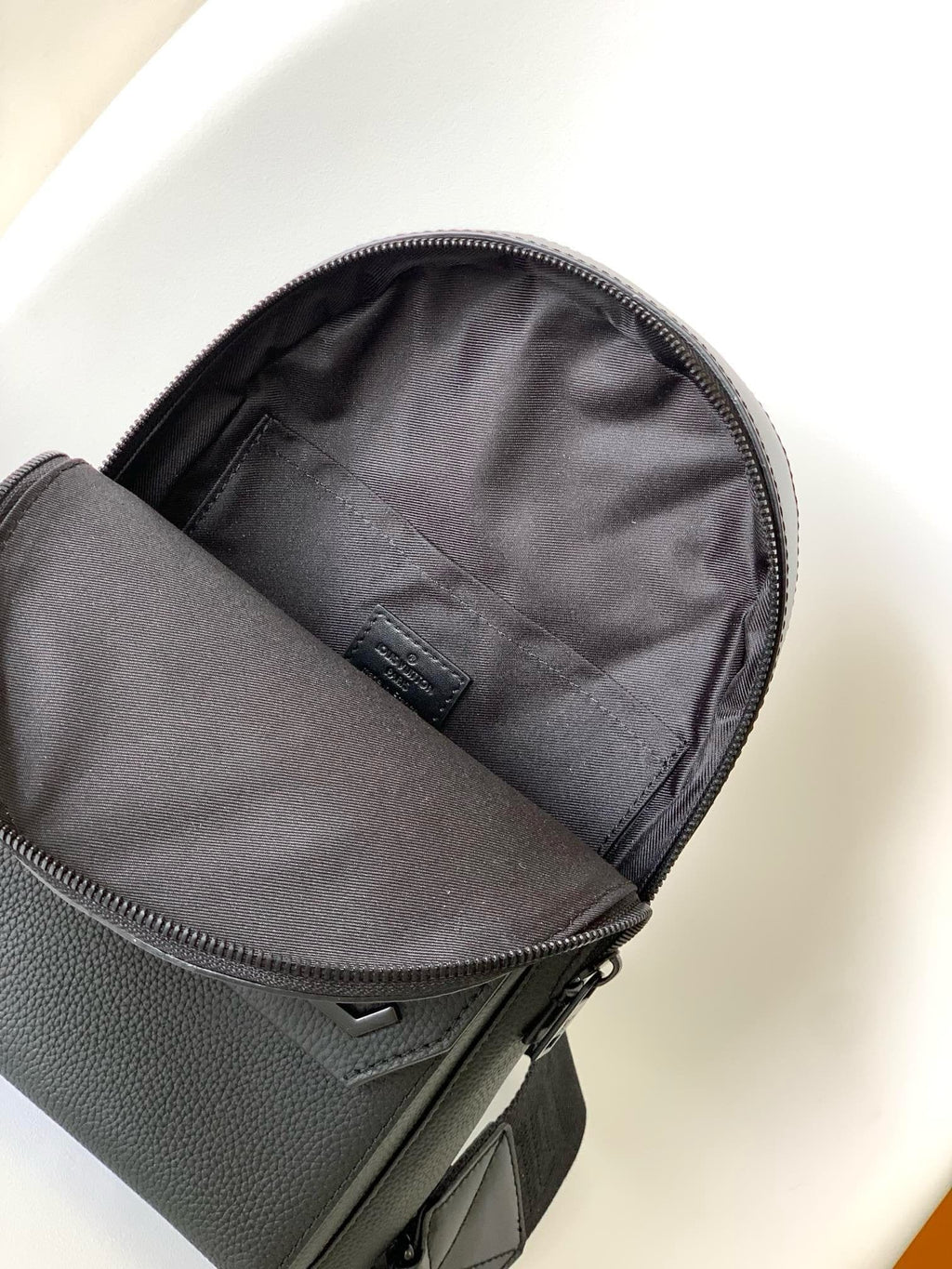 Louis Vuitton M23736 Pilot Slingbag